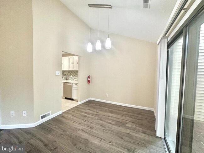 Building Photo - 505B Cypress Point Cir