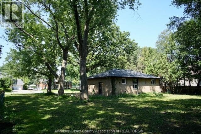 Building Photo - 955 Roseland Dr S