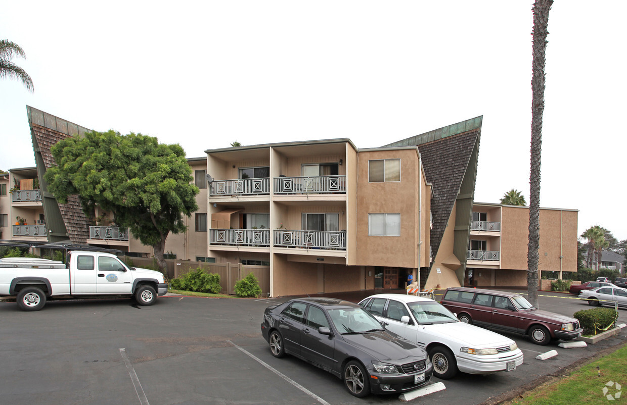 Building Photo - Point Loma Villas