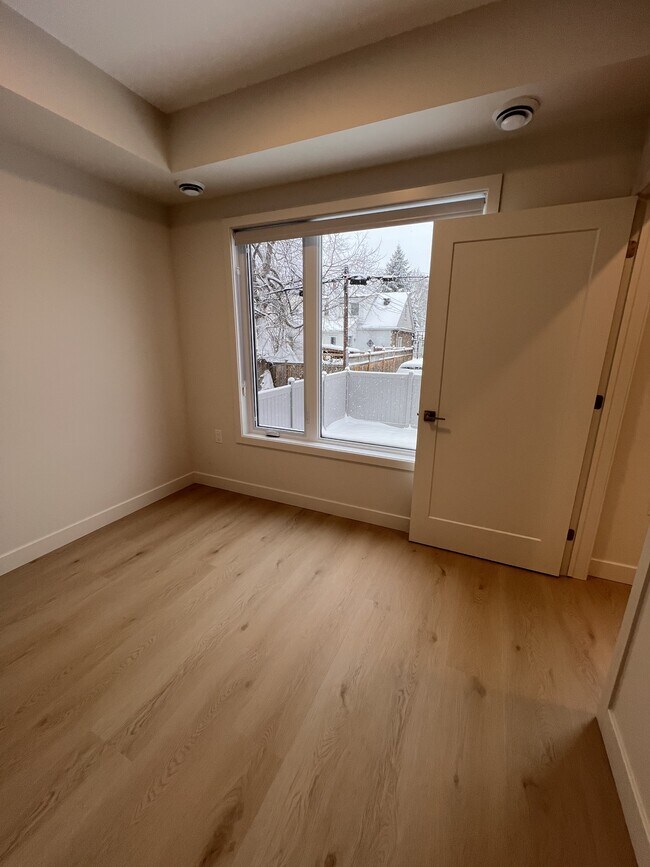 Building Photo - 79 Marquette Ave