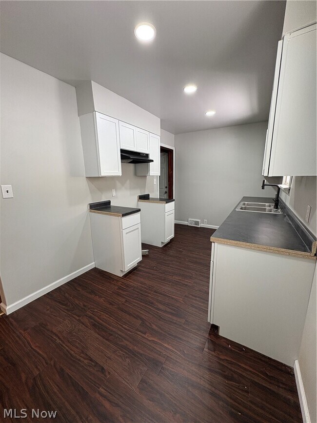 Foto del edificio - 751 Wilbur Ave