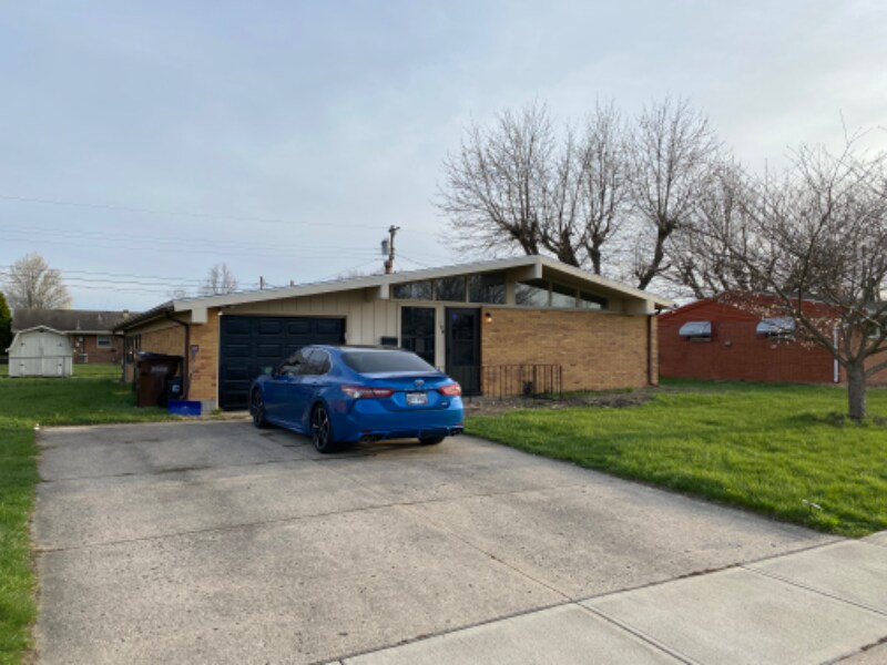 Foto principal - 108 Brownstone Dr