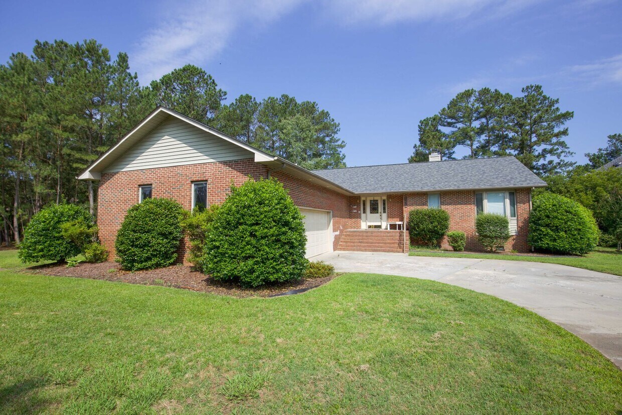 Foto principal - Coming up soon!!!!Beautiful 3 bedroom home...