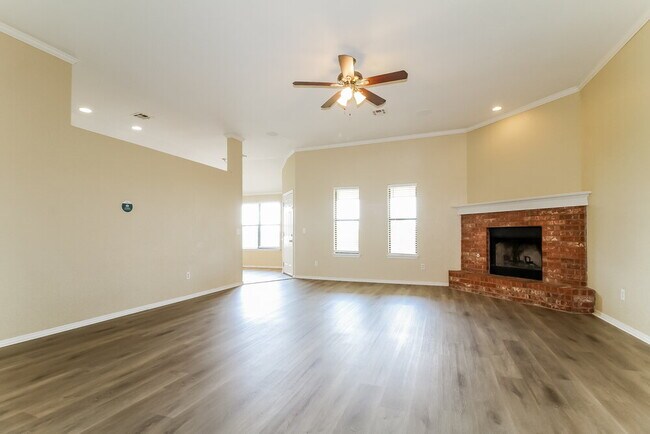 Building Photo - 1405 Cherokee Ln