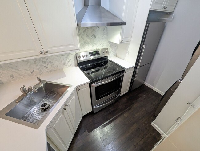 Foto del edificio - 104 Marshall Way Apt L, Williamsburg VA 23185