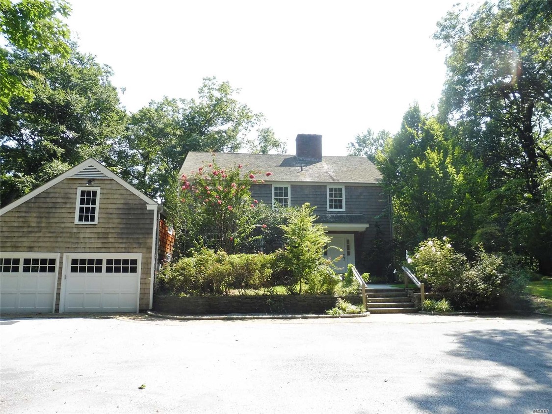 Primary Photo - 64 Cove Neck Rd