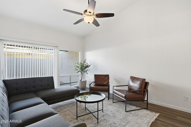 Foto del edificio - 1051 S Dobson Rd