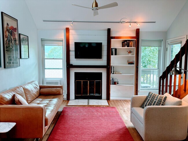 Foto del edificio - 3209 Redstone Rd