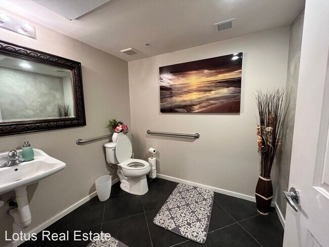 Foto del edificio - 3 br, 2.5 bath House - 522 W 1ST unit #104