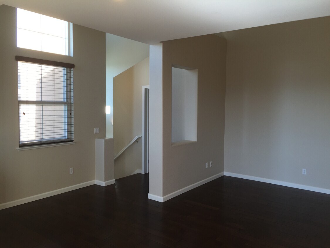 604 Boardwalk Way, San Jose, CA 95112 Townhome Rentals in San Jose CA