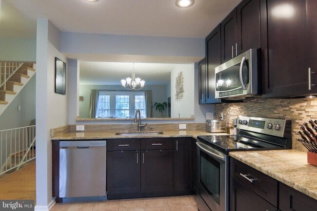 Building Photo - 8609 Dellway Ln