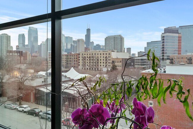 Foto del edificio - 832 W Erie St