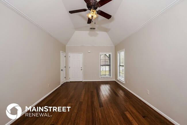 Foto del edificio - 8323 Miller Pl