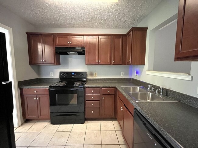 Building Photo - Excellent 3 Bedroom 2 Bath Home in West Nashville!