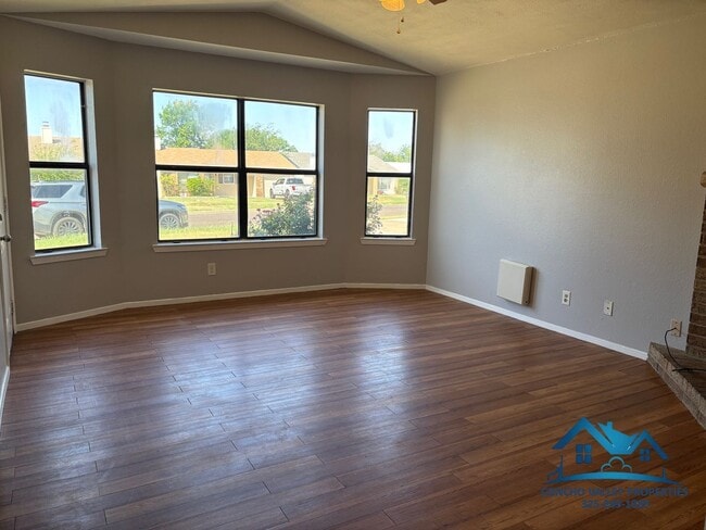 Foto del edificio - 3306 Cameron St
