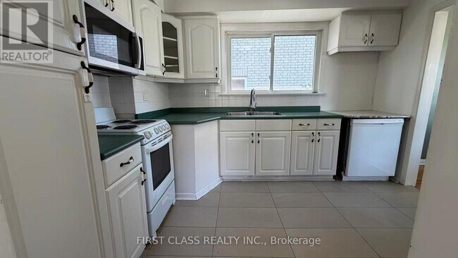 Building Photo - 109 Goulding Ave