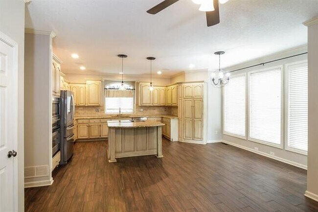 Building Photo - 16204 Juniper St, Stilwell, KS, 66085