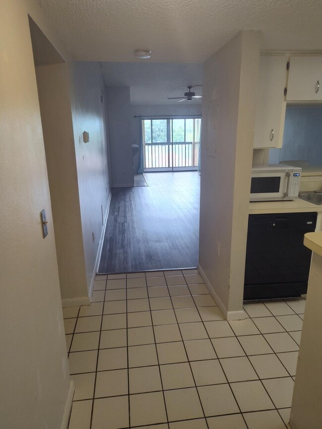 Entry View - 2440 Winding Creek Blvd Apartment
