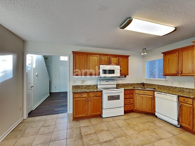 Foto del edificio - 5615 Waverly Lynn Ln