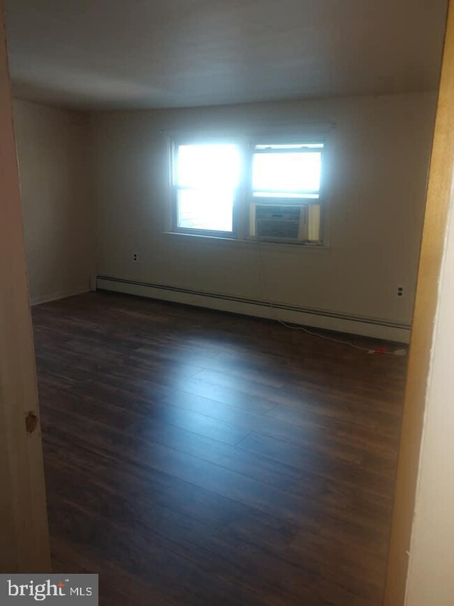 Building Photo - 817 Fletcher Ave