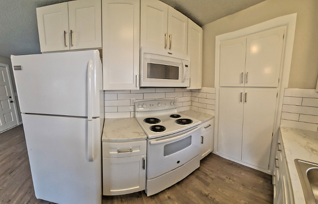 Building Photo - 4827 Rumac St SE