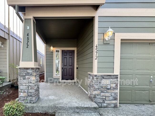 Building Photo - 4572 SE Olivewood St