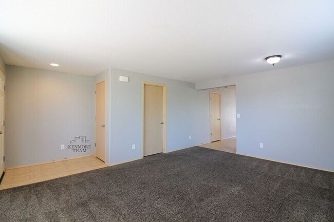 Building Photo - 8619 Oliver Dr