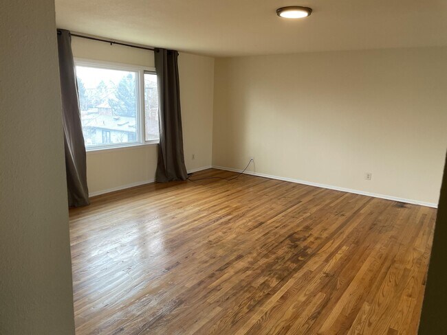 Building Photo - 2919 Ridgecrest Dr