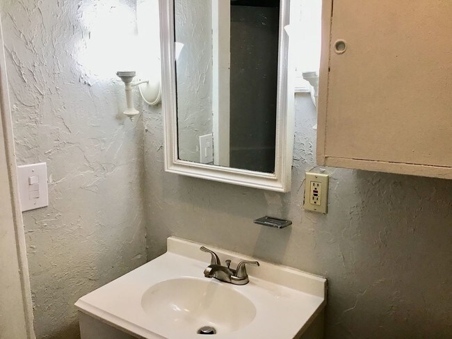 Foto del edificio - 3 br, 1.5 bath House - 3125 NW 14th St