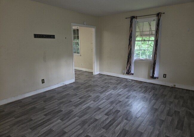 Foto del edificio - 3271 Millerfield Rd