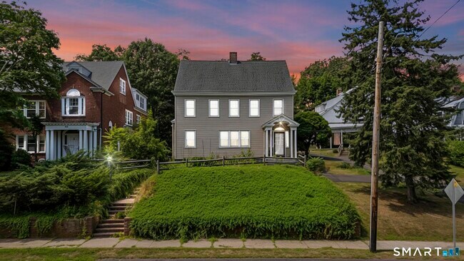 Foto del edificio - 1070 Whitney Ave