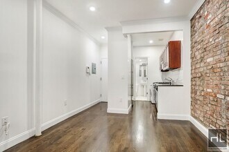 Building Photo - MOTT STREET