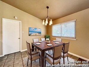 Foto del edificio - 3223 Leewood Dr