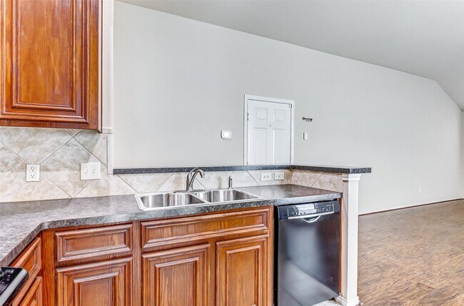 Building Photo - 12838 Pecan Shores Dr