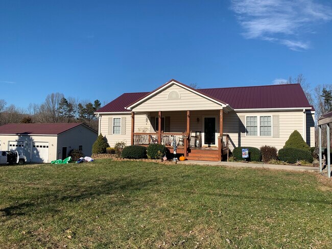 House Only - Garage is not included - 918 Jasper Wood Rd