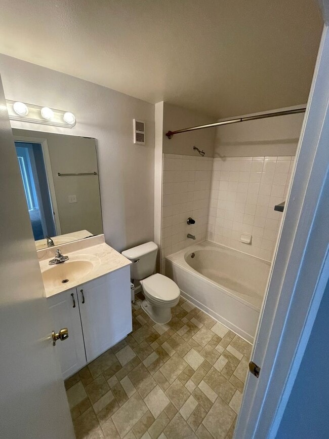 Photo - Palm Lakes Condo