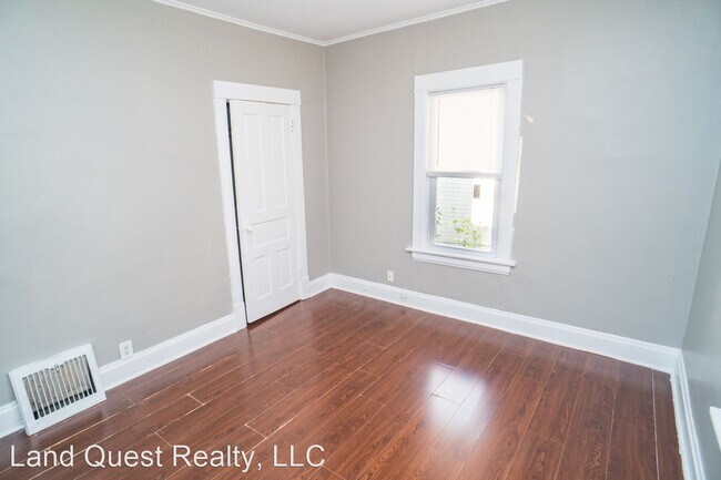 Foto del edificio - 2 br, 1 bath Apartment - 1713 51st Pl.