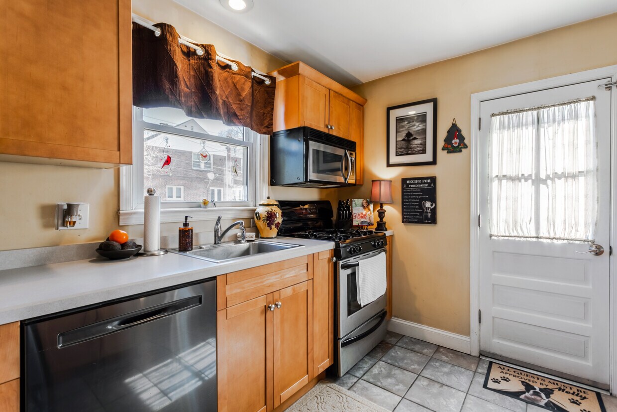 Foto principal - 121 Rock Glen Rd