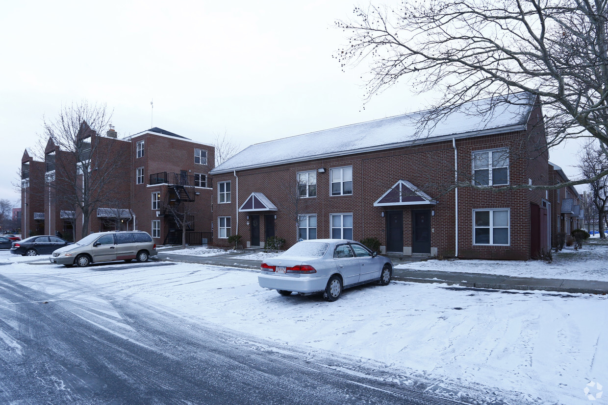 Building Photo - North Canal Apartments