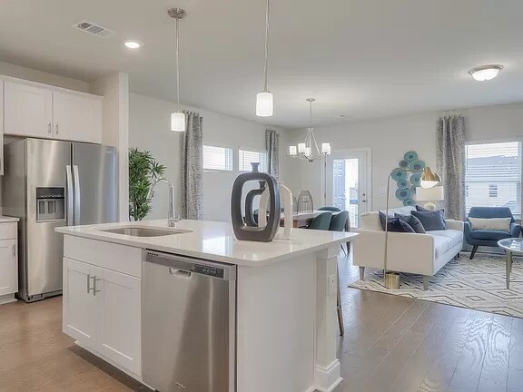 Foto principal - 515 Gilroy Ct