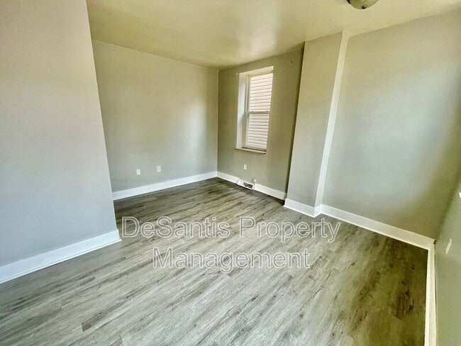 Building Photo - 306 Campbell St