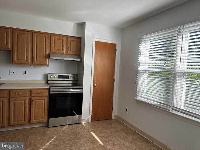 Foto del edificio - 4904 Blossom Ln