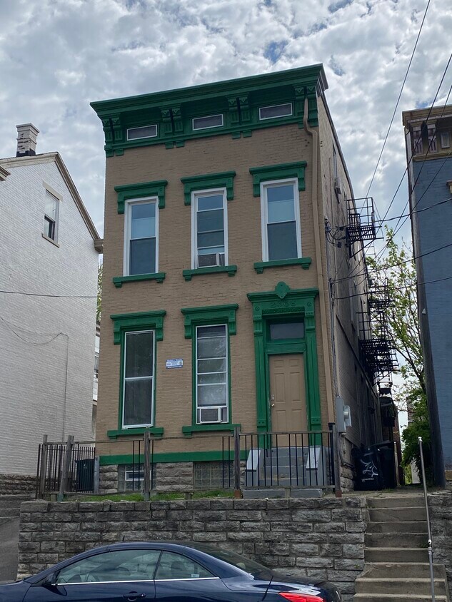Primary Photo - 2368 Wheeler St