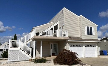 Building Photo - 104 Catherine Ln
