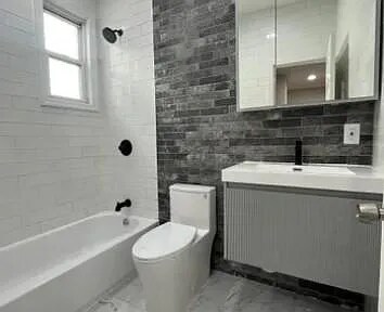 Building Photo - 114 W 7th St