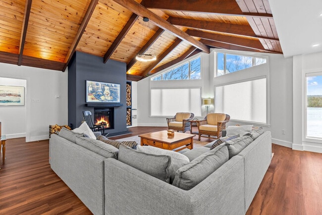 Building Photo - 231 Bauline Line Extension