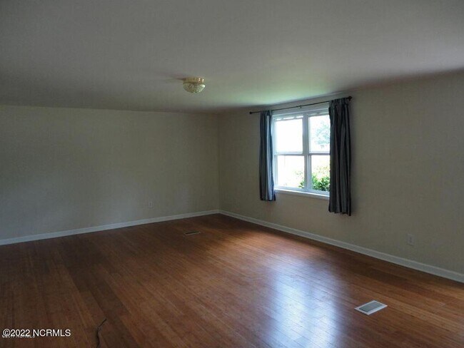 Foto del edificio - 576 Cypress Creek Rd