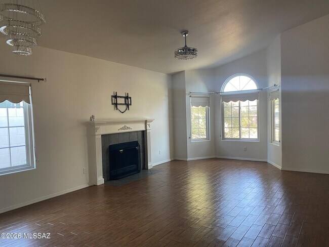 Foto del edificio - 5028 W Hurston Dr