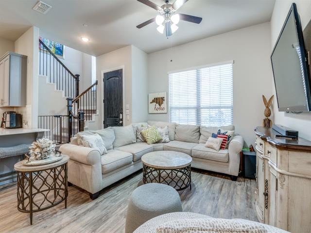 Foto del edificio - 6234 Rainbow Valley Pl