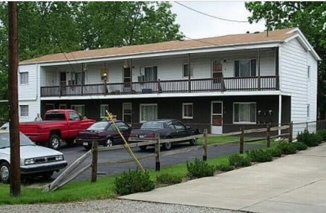 Building Photo - 140 Marion Ave